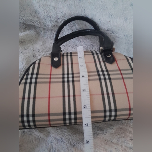 Vinrage Burberry london Beige Plaid Handbag - Picture 12 of 15
